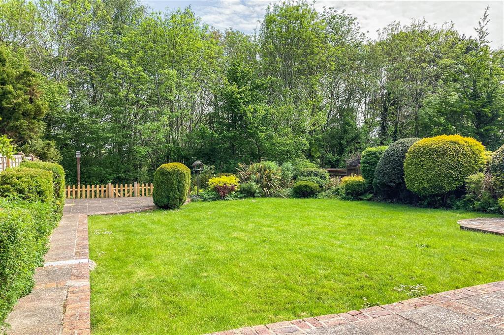 Bodsham Crescent, Bearsted... 4 bed detached house £600,000