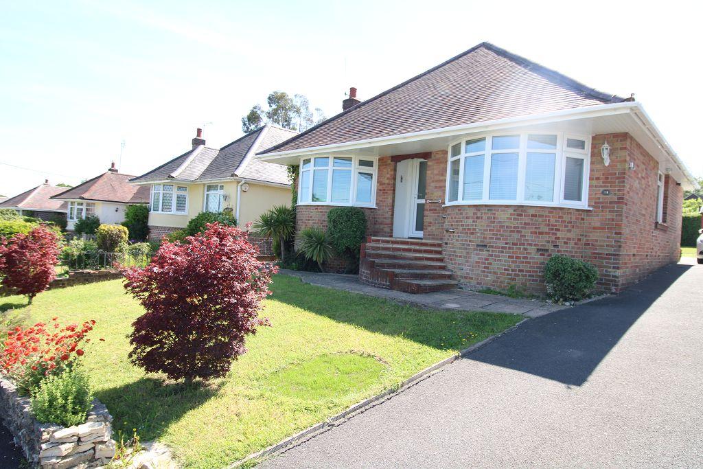 Ashdene Road, Ashurst, Southampton... 3 bed detached bungalow £1,450 pcm (£335 pw)