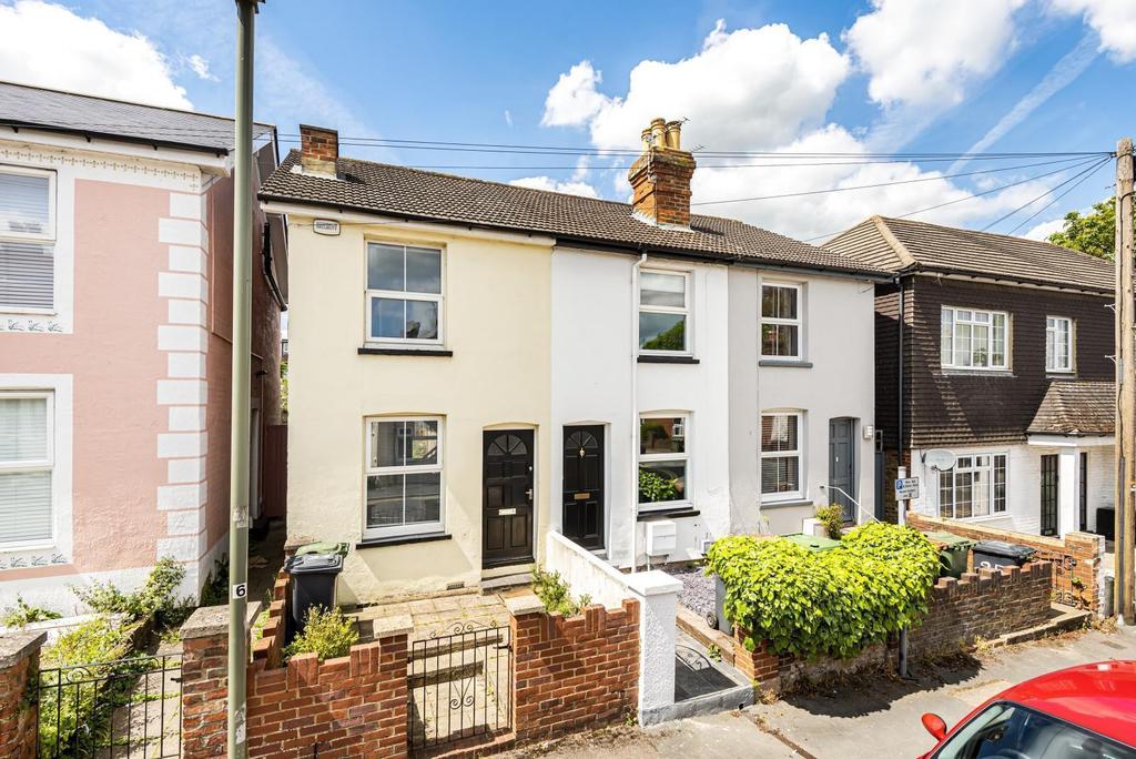 Denzil Road, Guildford, GU2 2 bed semi-detached house - £400,000