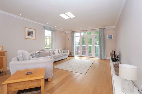 Torvean Connaught Terrace, Crieff, PH7 3EH