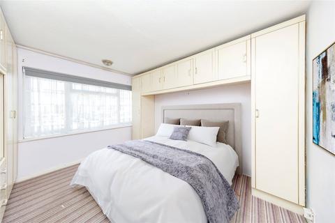10 Mallard Close, Upminster, RM14 1EL