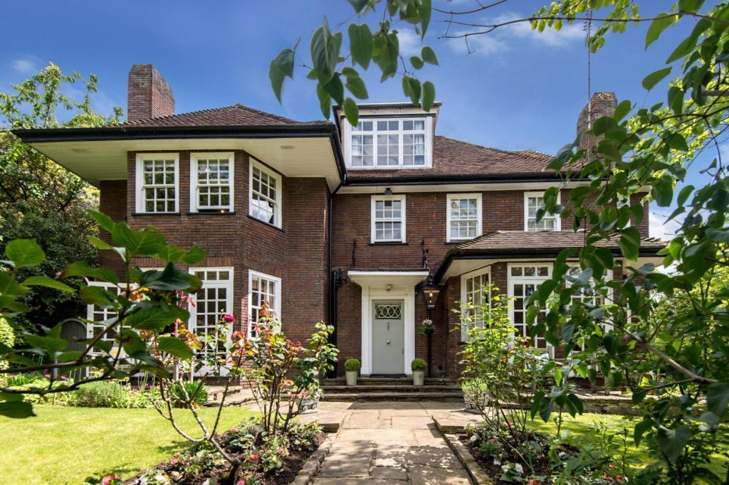 West Heath Gardens Hampstead London Nw3 5 Bed Detached House £