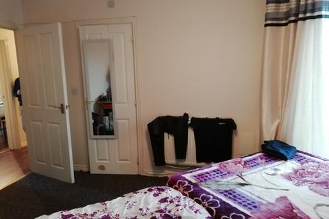 212 Cape Hill, Smethwick, B66 4SJ