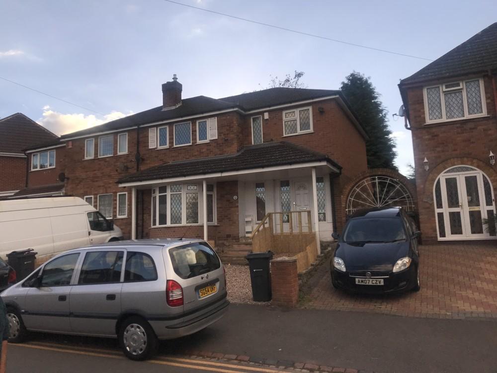 Pickwick Grove, Moseley, 4 Bed Semi Detached 4 bed semidetached house £300,000