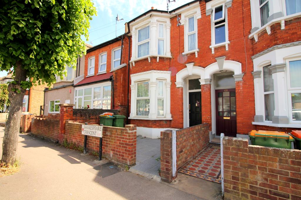 Shakespeare Crescent, Manor Park, London E12 4 bed terraced house £
