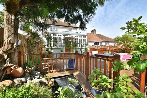 4 bedroom semi-detached house for sale, Bexhill Road