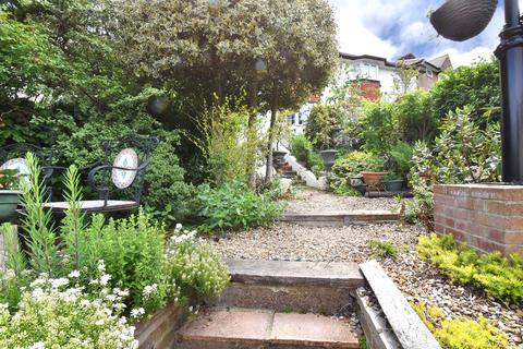 4 bedroom semi-detached house for sale, Bexhill Road