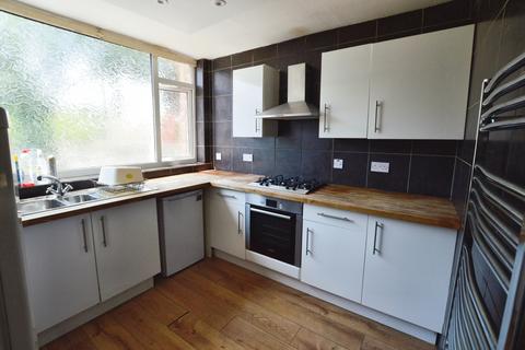3 bedroom end of terrace house to rent, Wood Close, Hatfield, AL10