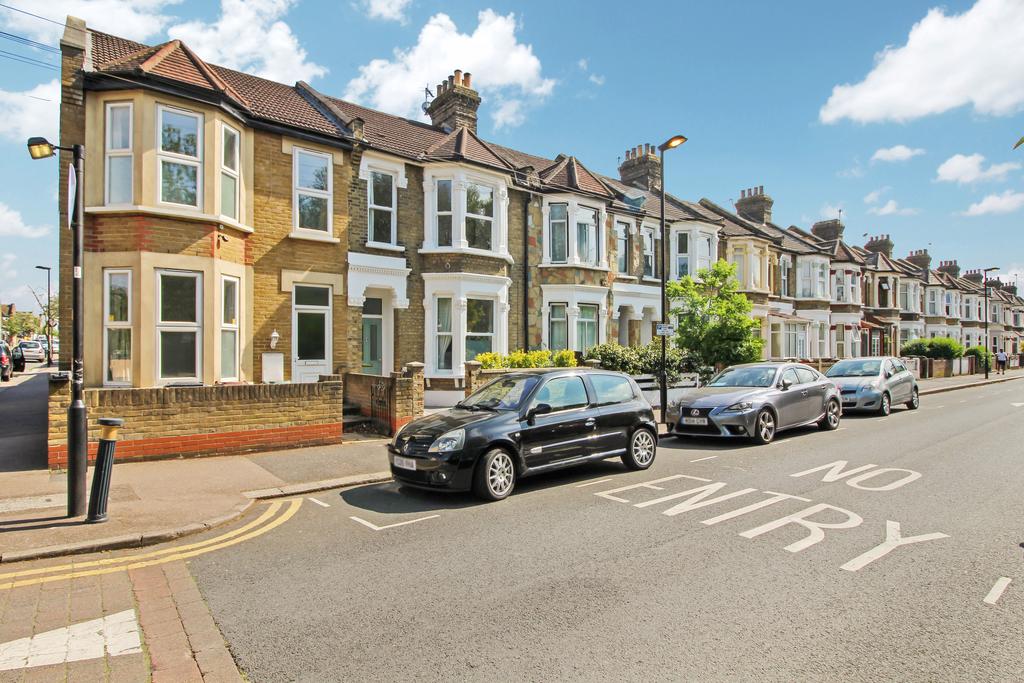 Lyttelton Road, Leyton E10 5 bed end of terrace house £2,395 pcm (£