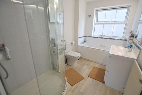 15 Hay Lane, Shirley, Solihull, B90 4EG