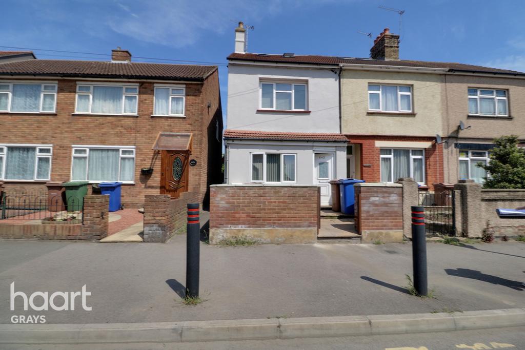 London Road, Grays 4 bed end of terrace house £400,000