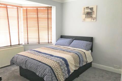 Studio to rent, Weybridge
