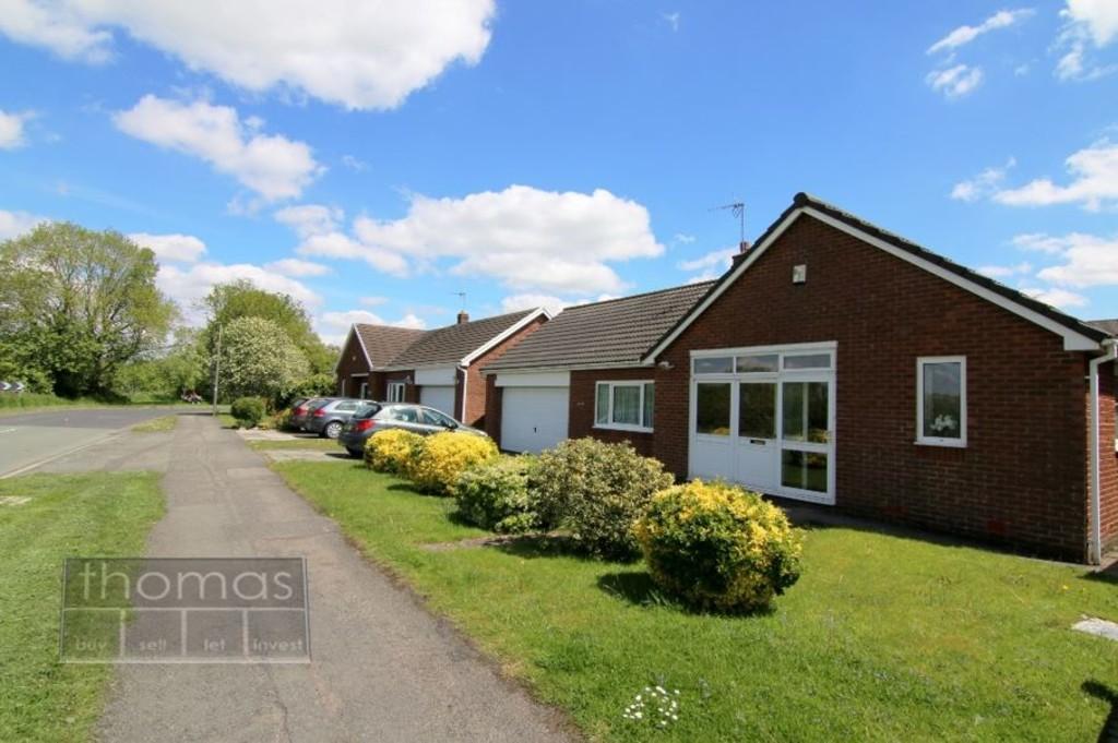 The Street, Mickle Trafford, Chester... 3 bed detached bungalow £365,000