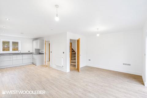 3 bedroom terraced house to rent, Daws Hill, London E4