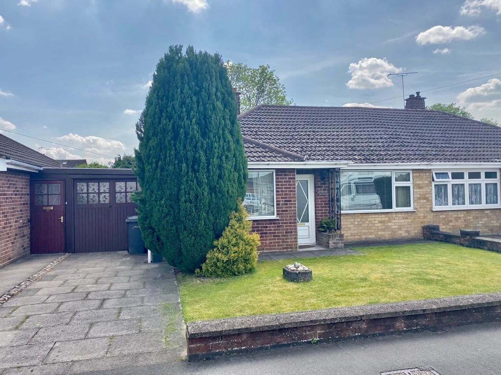 Clay Avenue, St Nicolas Park, Nuneaton 2 bed semidetached bungalow £