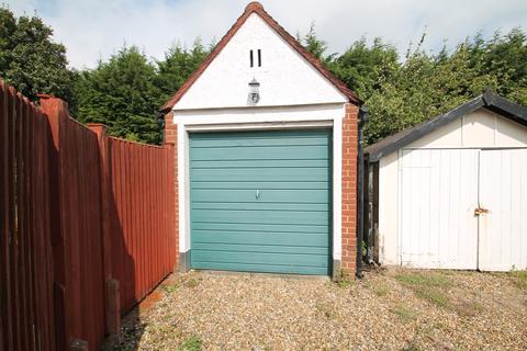 8 Woodfall Avenue, Barnet, EN5 2EZ