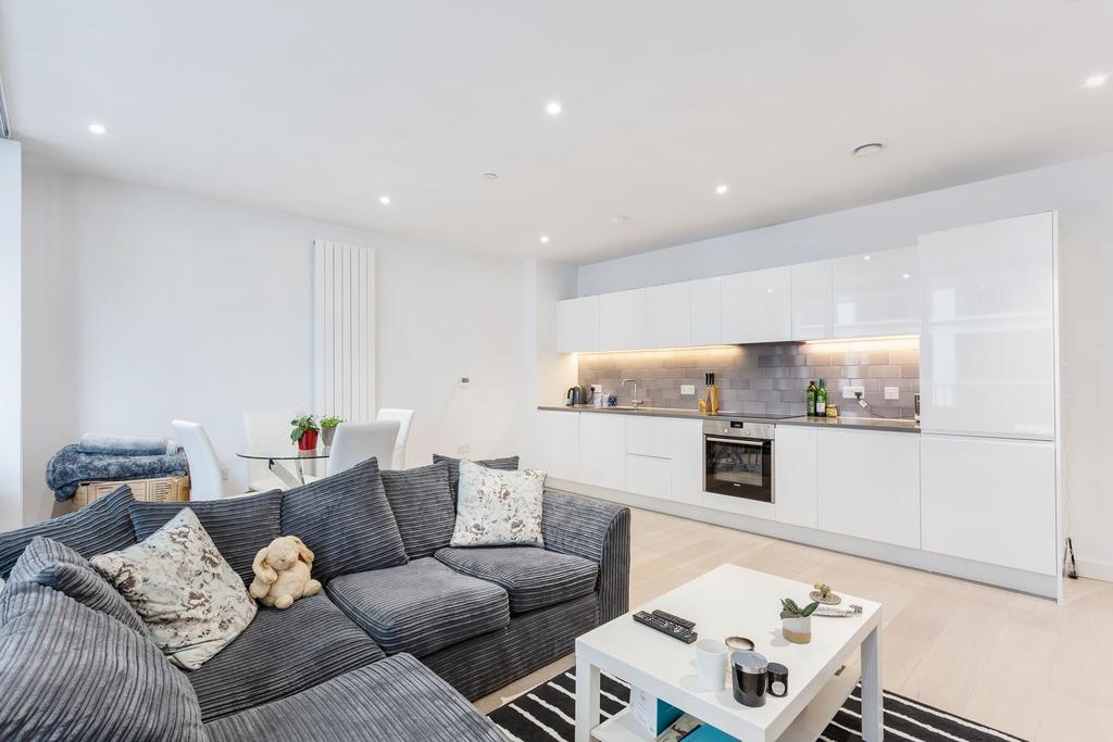 Windlass House, Royal Wharf, London, E16 2 bed apartment to rent £