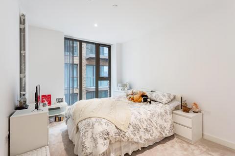 2 bedroom apartment to rent, Windlass House, Royal Wharf, London, E16