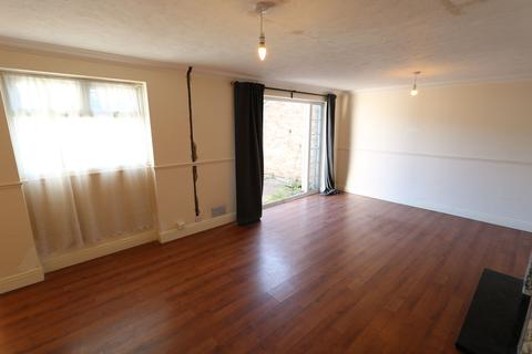 8 Doyle Way, Tilbury, RM18 8DA