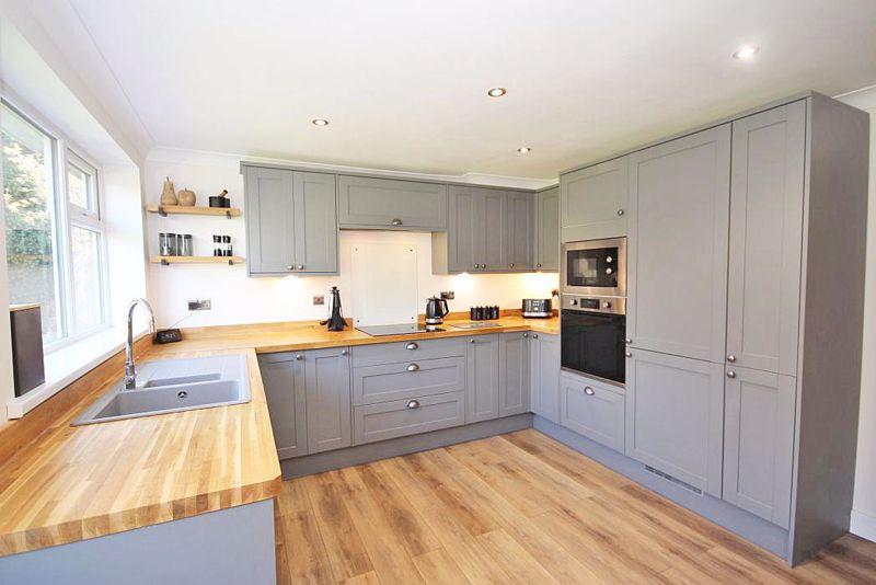 LOVEDEN COURT, CLEETHORPES 4 bed detached house £325,000