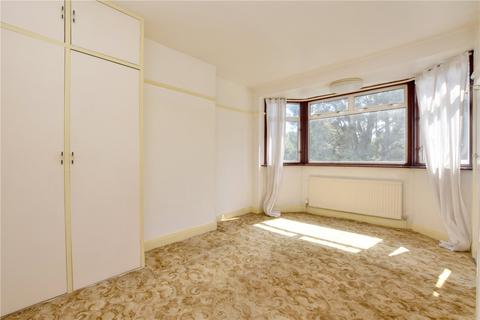 6 Broad Walk, Kidbrooke, London, SE3 8NB