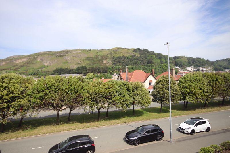 Gloddaeth Avenue, Manor Park, Llandudno 1 bed apartment £79,000