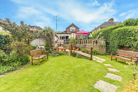 101 Mosslea Road, Whyteleafe, CR3 0DS