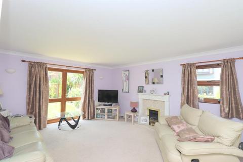 3 bedroom detached house for sale, Apple Tree Close, Silsoe, Bedfordshire, MK45 4SR