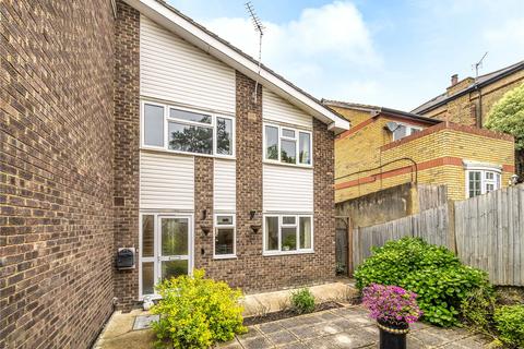 17 Mount Adon Park, London, SE22 0DS