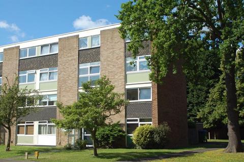 2 bedroom flat to rent, Copenhagen Way, Surrey