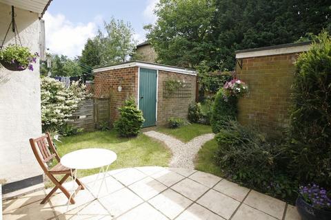 2 bedroom flat to rent, Copenhagen Way, Surrey