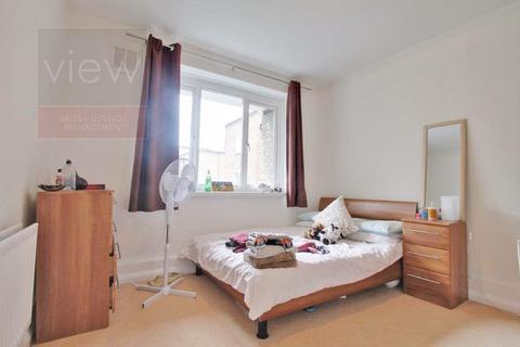 3 bedroom apartment to rent, Newcomen Street, SE1