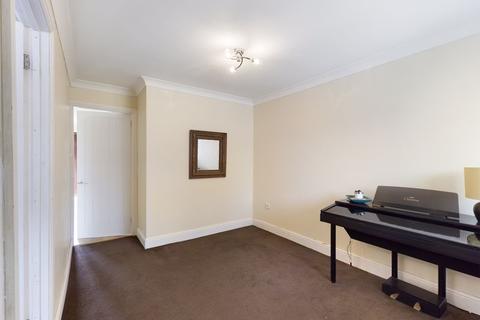 44 Elmdon Road, South Ockendon, RM15 5BF