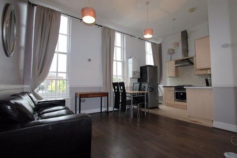 2 bedroom flat to rent, Charrington House,1 Cephas Avenue, London