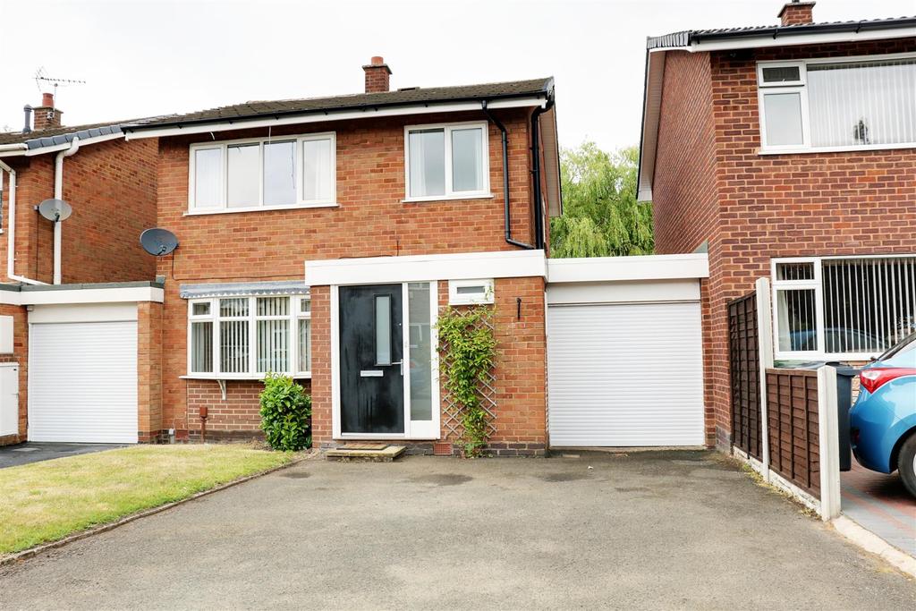 Leigh Close, Walsall 3 bed link detached house £895 pcm (£207 pw)