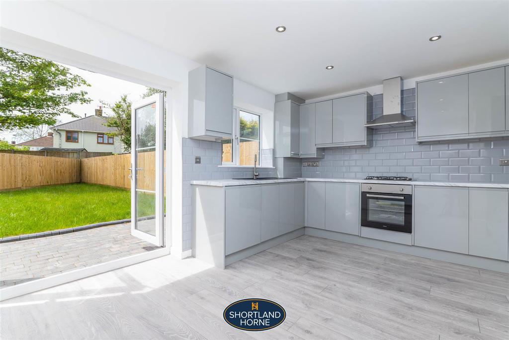 Rugby Road, Bulkington, Bedworth 3 bed semidetached house £265,000