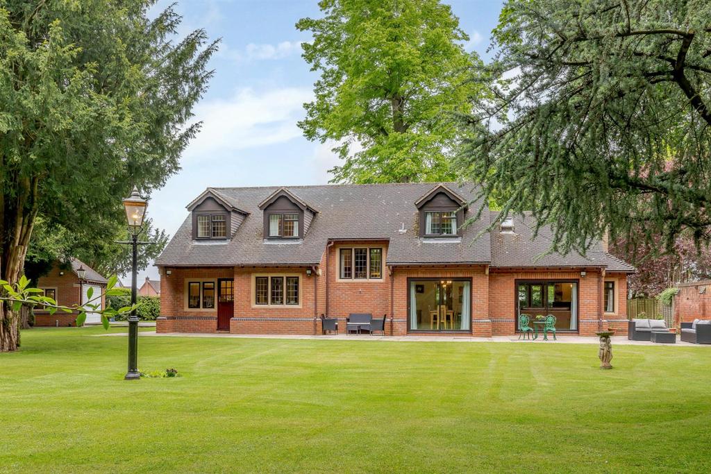 Manor Park, Kings Bromley... 4 bed detached bungalow £900,000