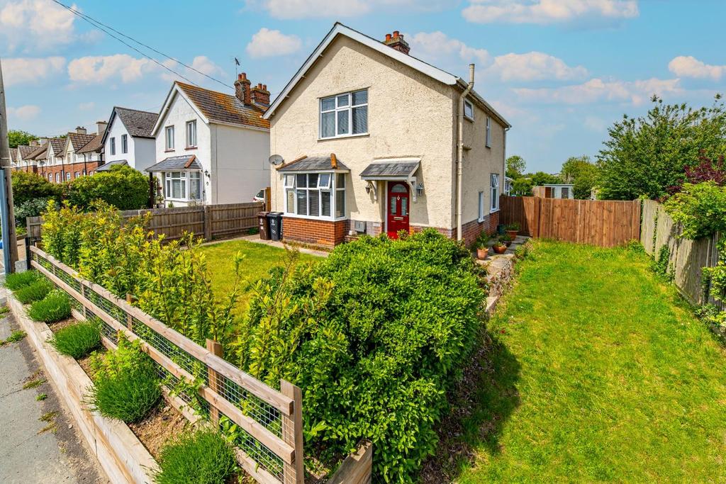 Colchester Road, Manningtree 3 bed detached house £350,000