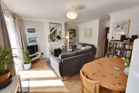 24 Middle Road, Worcester, WR2 4HT