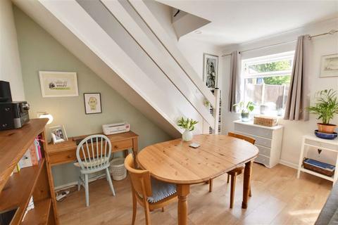 24 Middle Road, Worcester, WR2 4HT