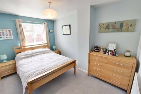 24 Middle Road, Worcester, WR2 4HT