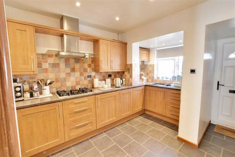 24 Middle Road, Worcester, WR2 4HT