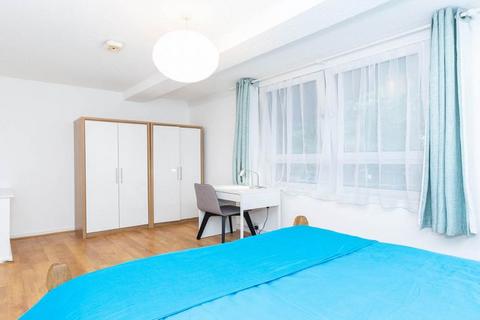 3 bedroom flat to rent, NW1