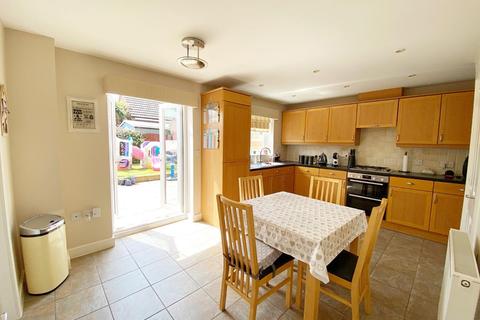 15 Badger Lane, Grange Park, Northampton, NN4 5DH