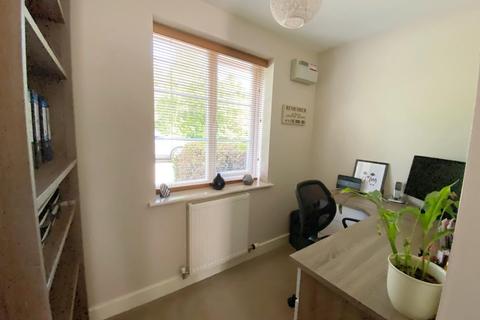 15 Badger Lane, Grange Park, Northampton, NN4 5DH