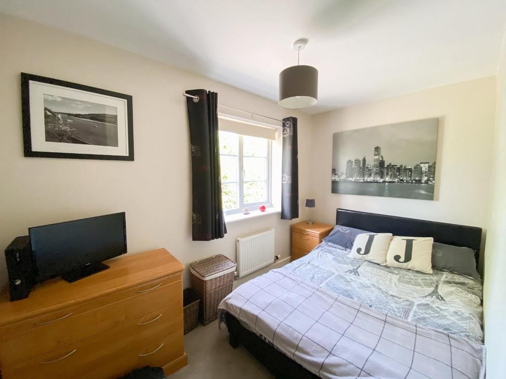 Bed 4.jpg