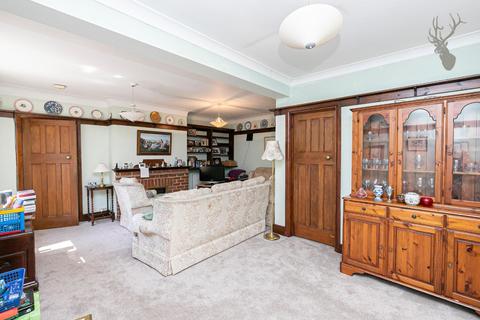 58 Forest Drive, Theydon Bois, Epping, CM16 7EZ