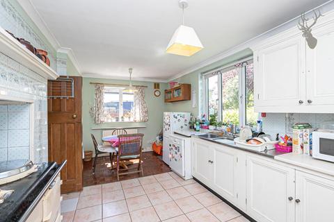 58 Forest Drive, Theydon Bois, Epping, CM16 7EZ