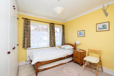 58 Forest Drive, Theydon Bois, Epping, CM16 7EZ