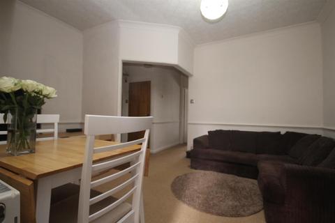 107a Stanley Road, Carshalton, SM5 4LW